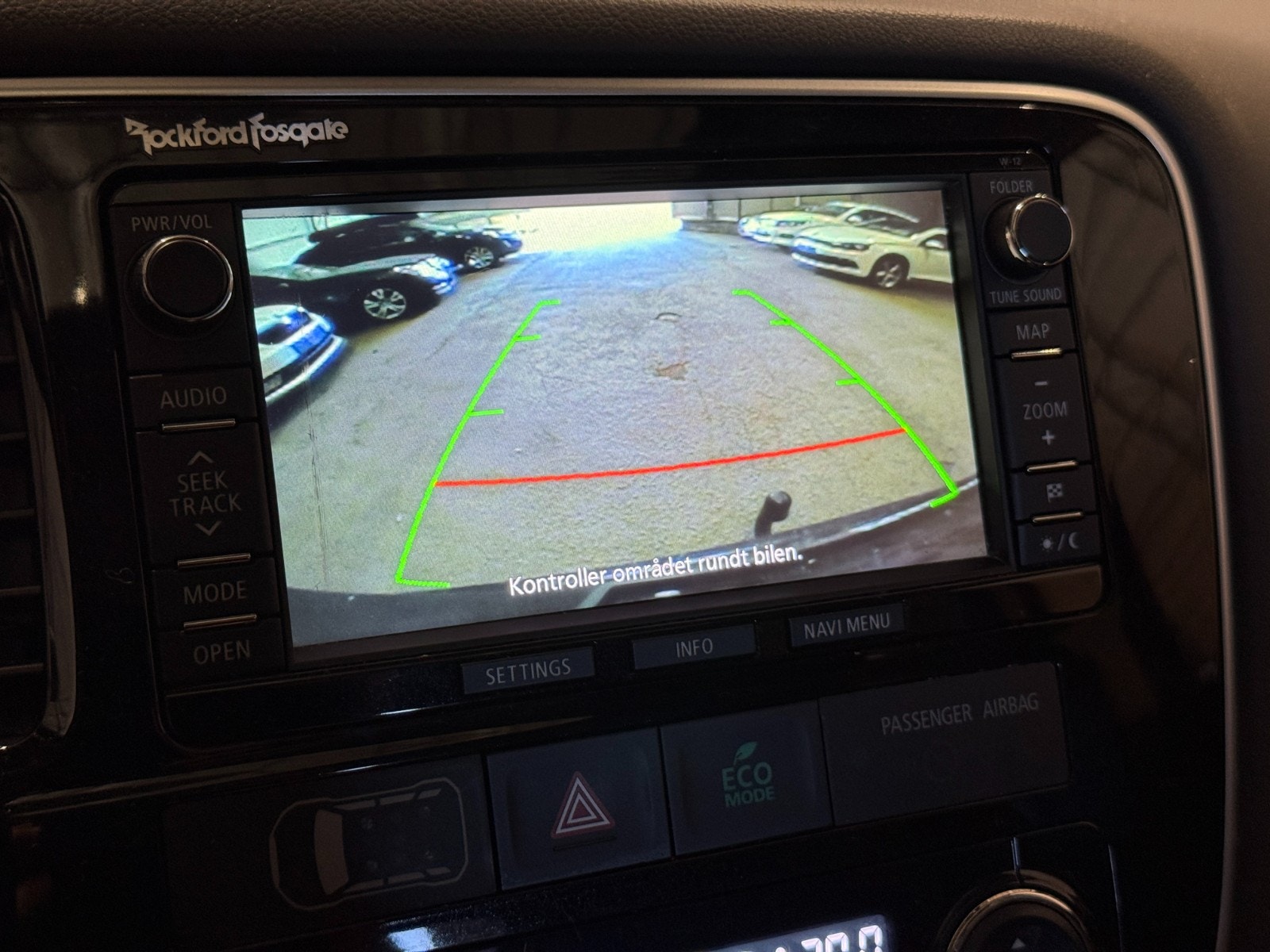 Mitsubishi Outlander PHEV CVT, 203hp, 2014