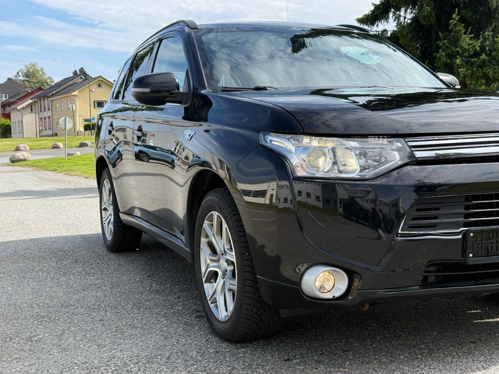 Mitsubishi Outlander PHEV CVT, 203hp, 2014
