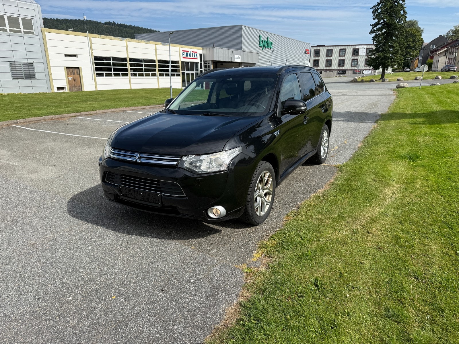 Mitsubishi Outlander PHEV CVT, 203hp, 2014