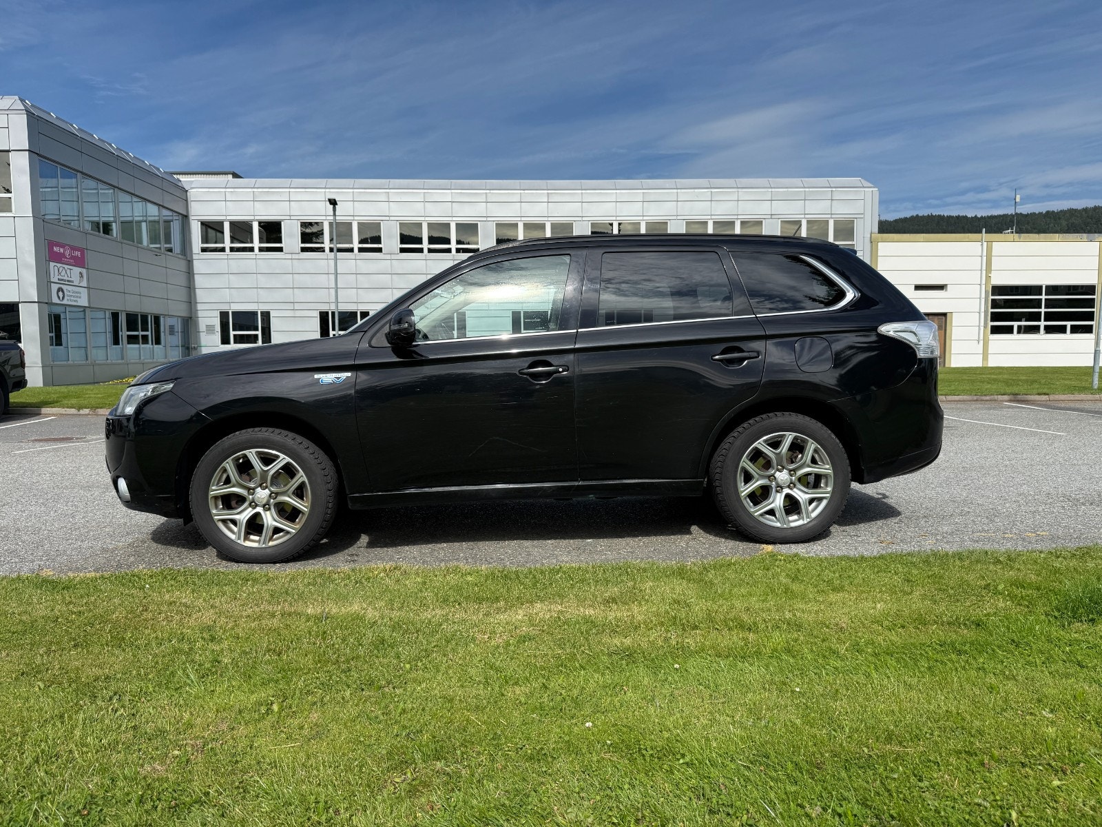 Mitsubishi Outlander PHEV CVT, 203hp, 2014