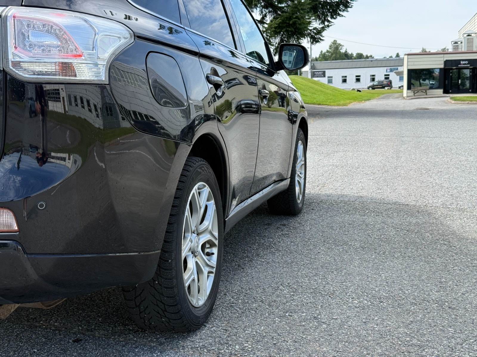 Mitsubishi Outlander PHEV CVT, 203hp, 2014