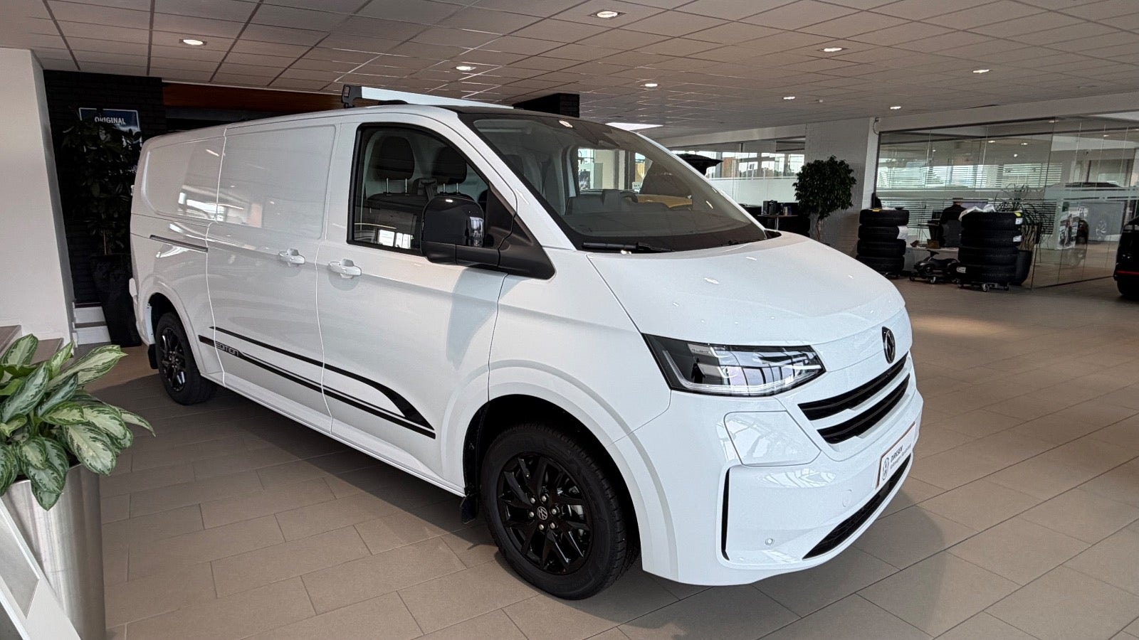 Volkswagen e-Transporter 64 kWh, 286hk, 2026