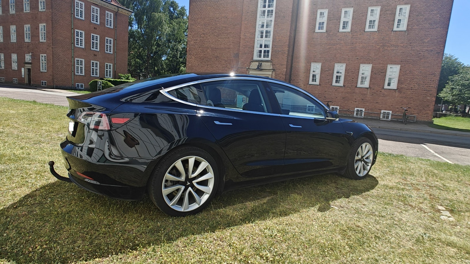 Tesla Model 3 Standard Range Plus, 325ps, 2020