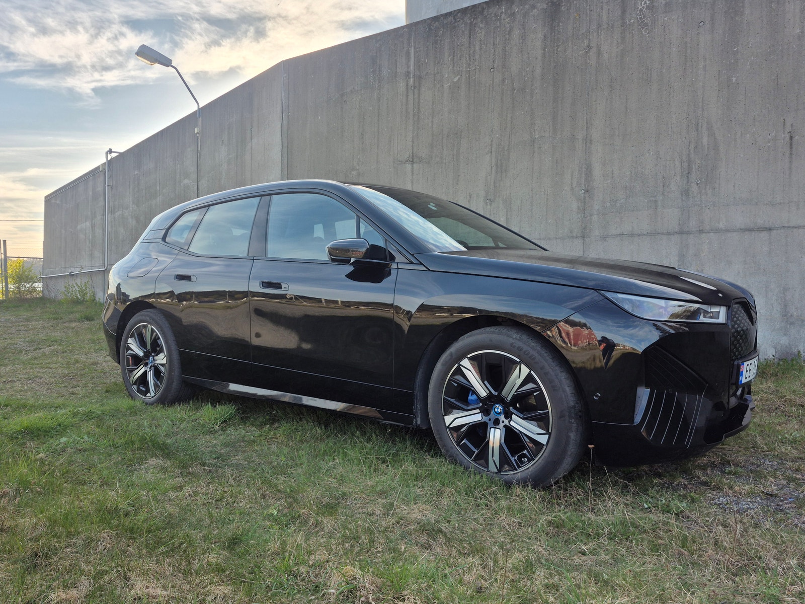 BMW iX xDrive40, 326ps, 2022