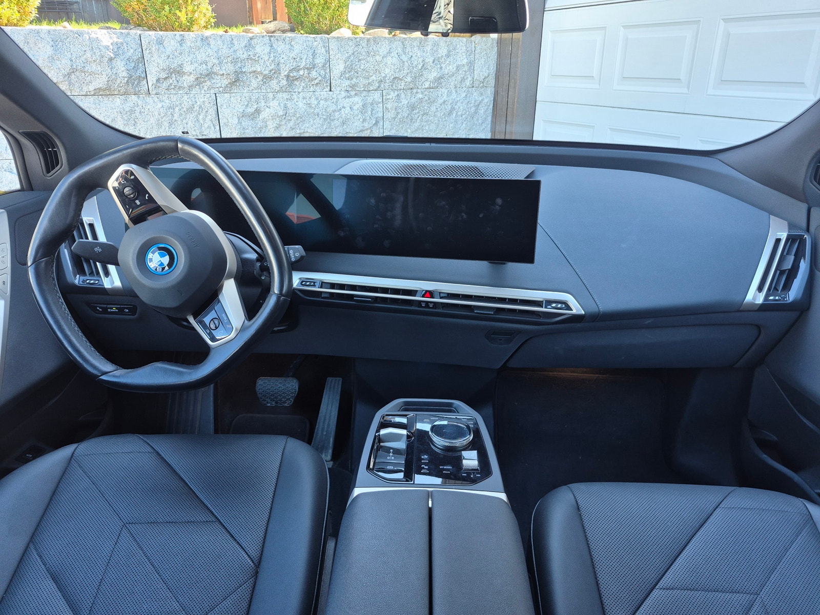 BMW iX xDrive40, 326ps, 2022