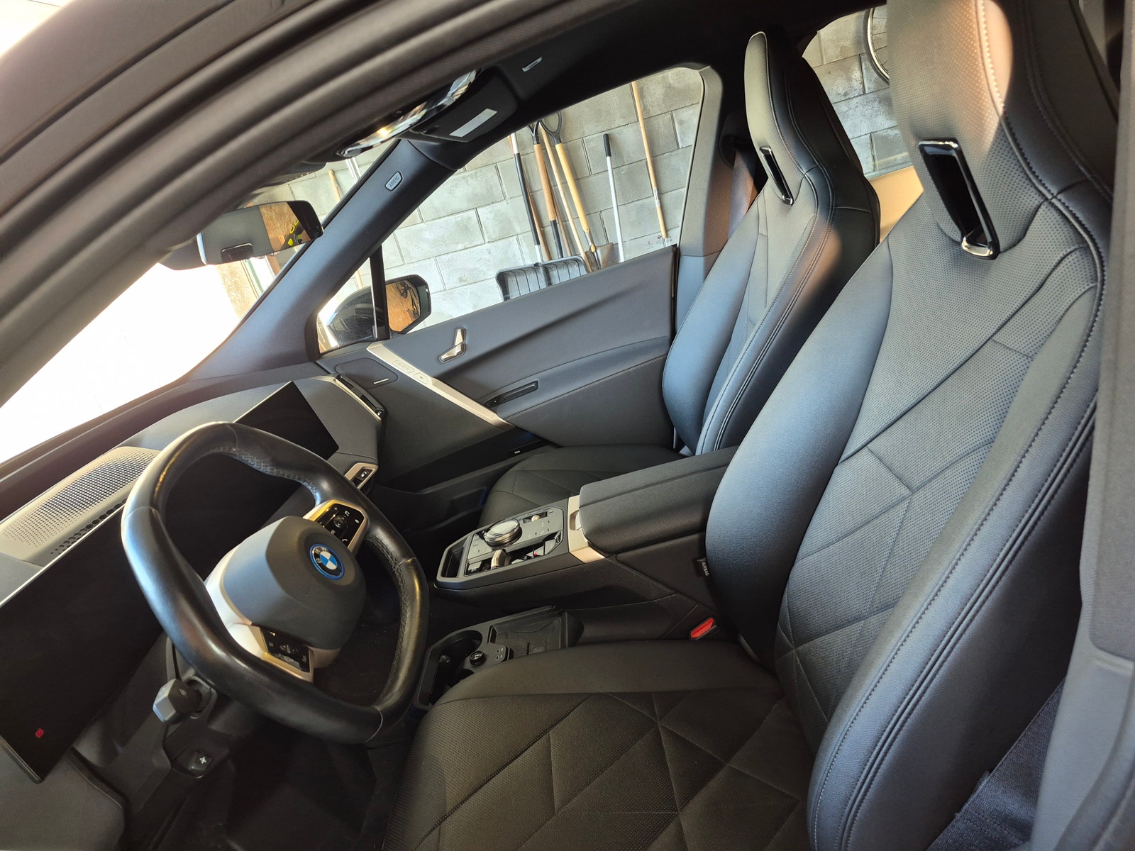 BMW iX xDrive40, 326ps, 2022