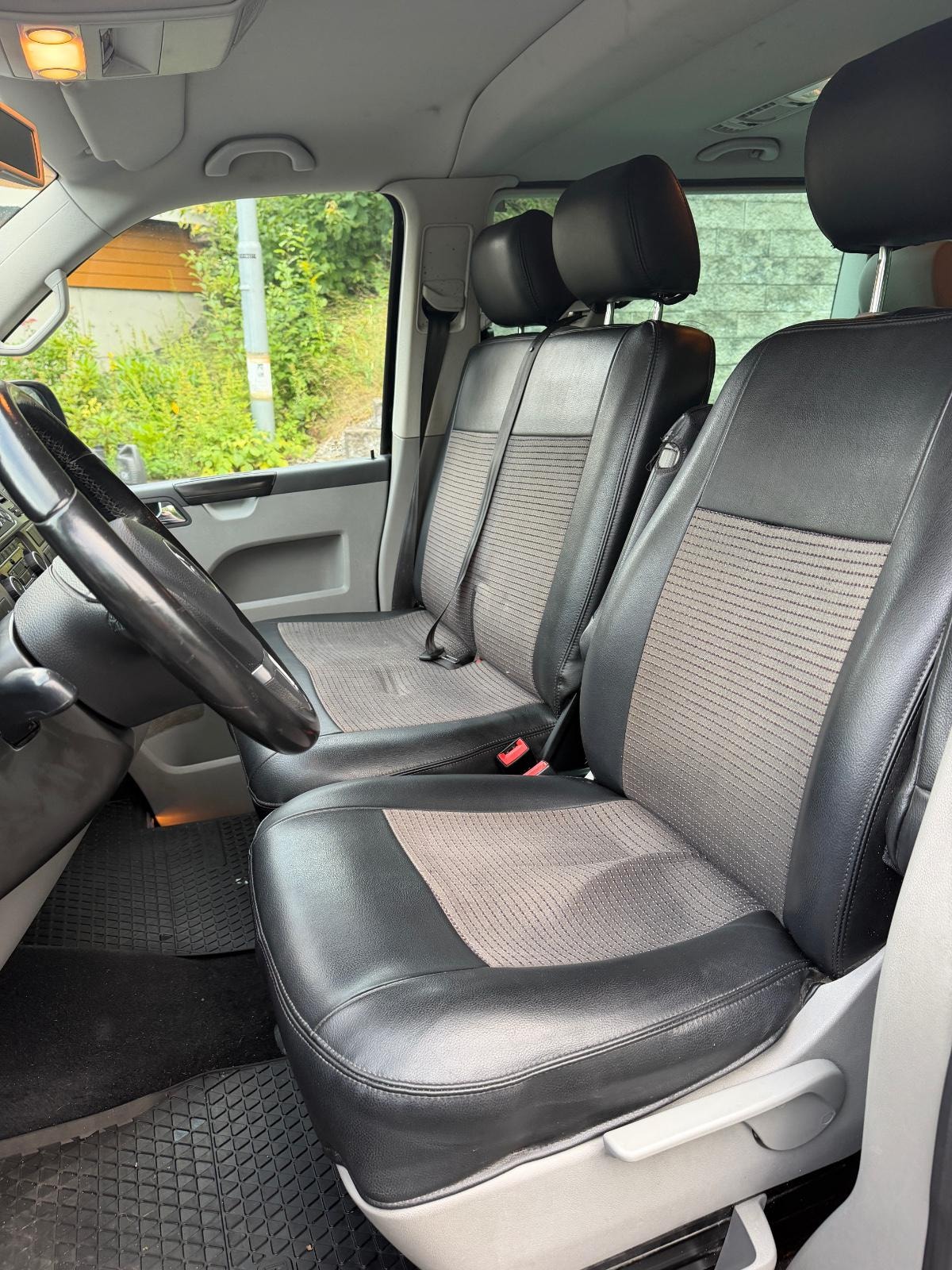 Volkswagen Caravelle 2.0 TDI BMT 4Motion DSG Sequential, 180hp, 2012
