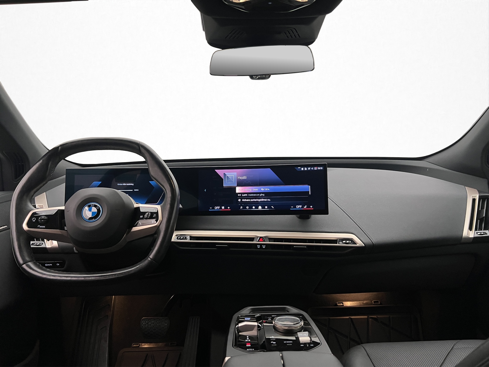 BMW iX xDrive40, 326ps, 2024