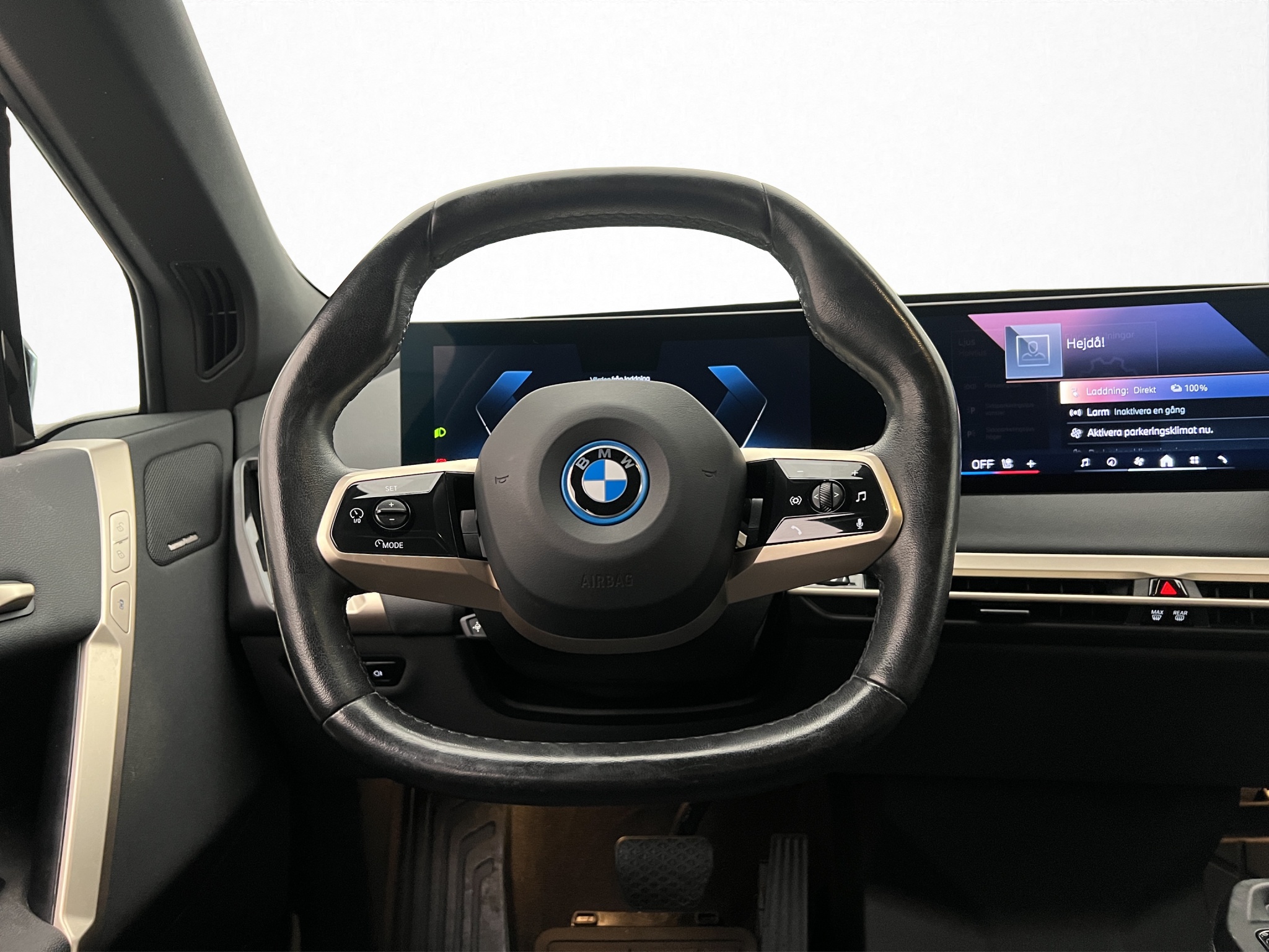BMW iX xDrive40, 326ps, 2024
