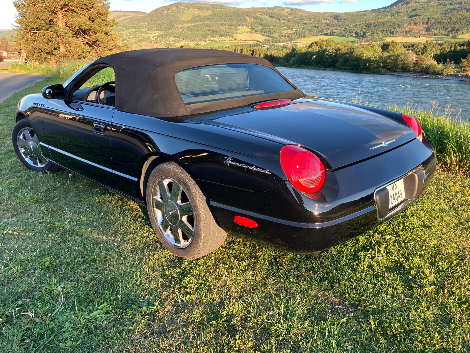 Ford Thunderbird 3.9 V8 Automatic, 5-trins, 256ps, 2002