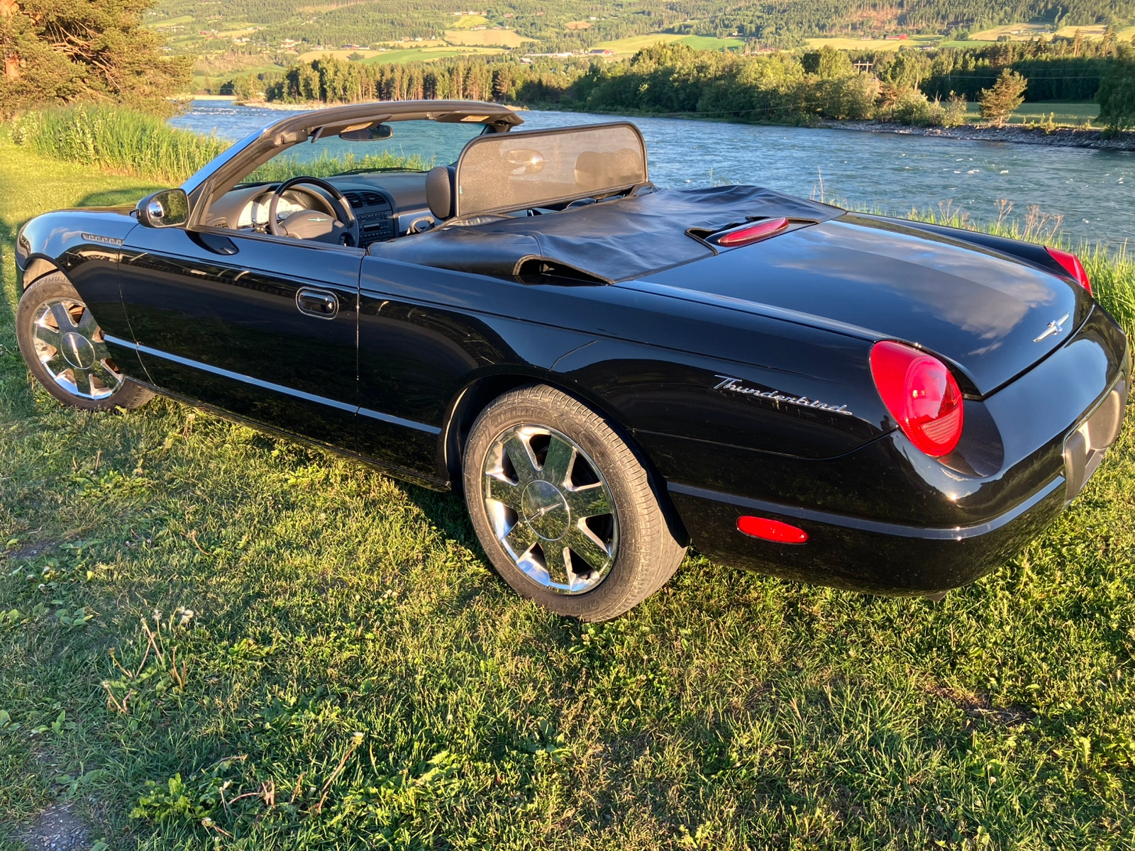 Ford Thunderbird 3.9 V8 Automatic, 5-trins, 256ps, 2002