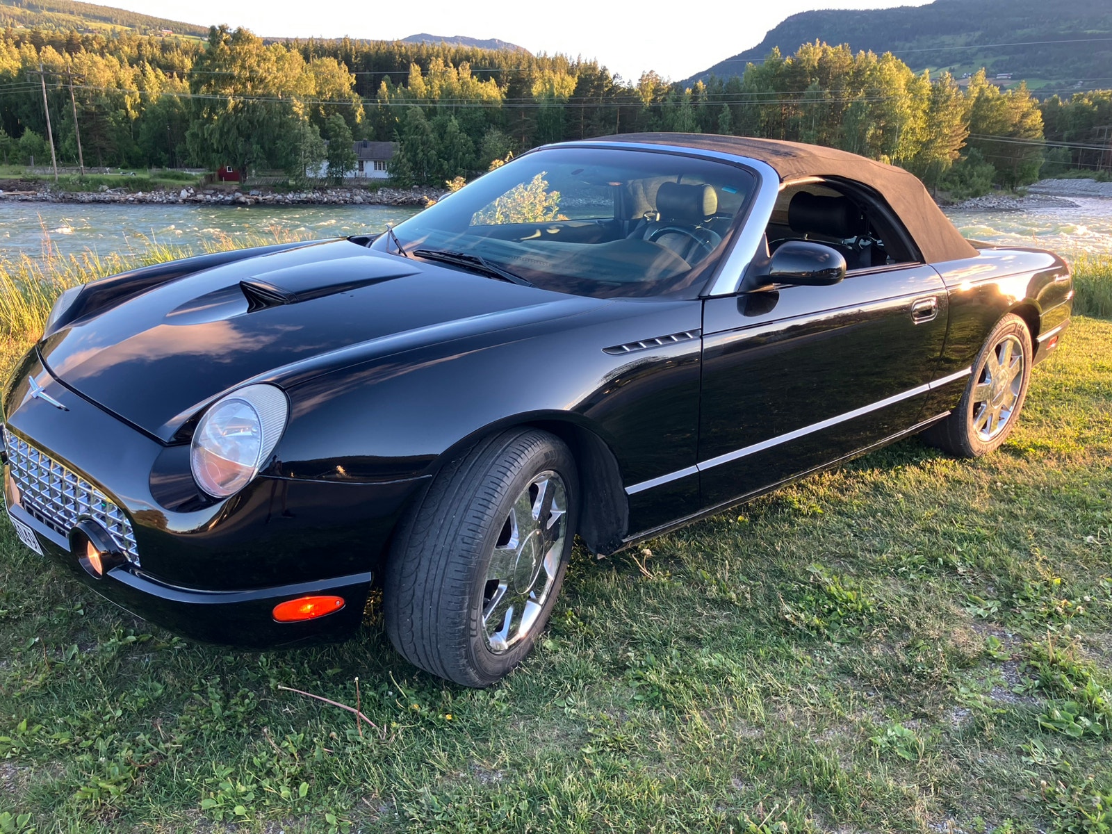 Ford Thunderbird 3.9 V8 Automatic, 5-trins, 256ps, 2002