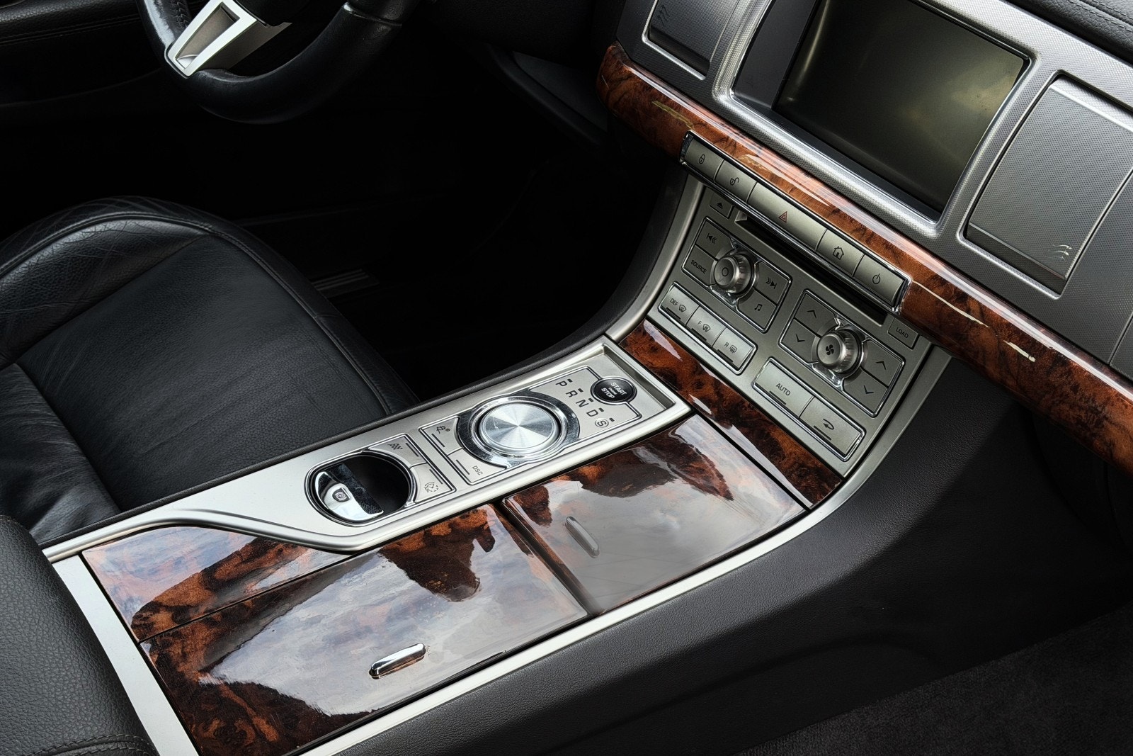 Jaguar XF 3.0 V6 Automatic, 211hp, 2010