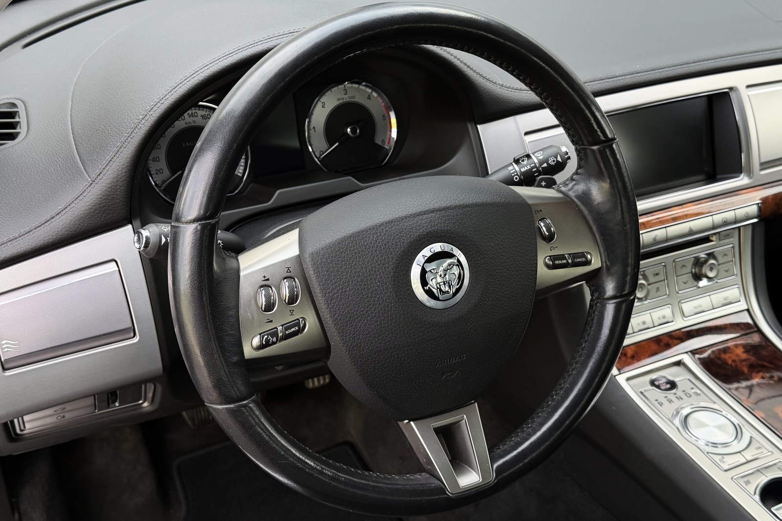 Jaguar XF 3.0 V6 Automatic, 211hp, 2010