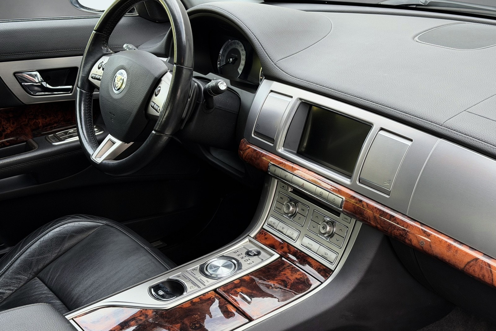 Jaguar XF 3.0 V6 Automatic, 211hp, 2010