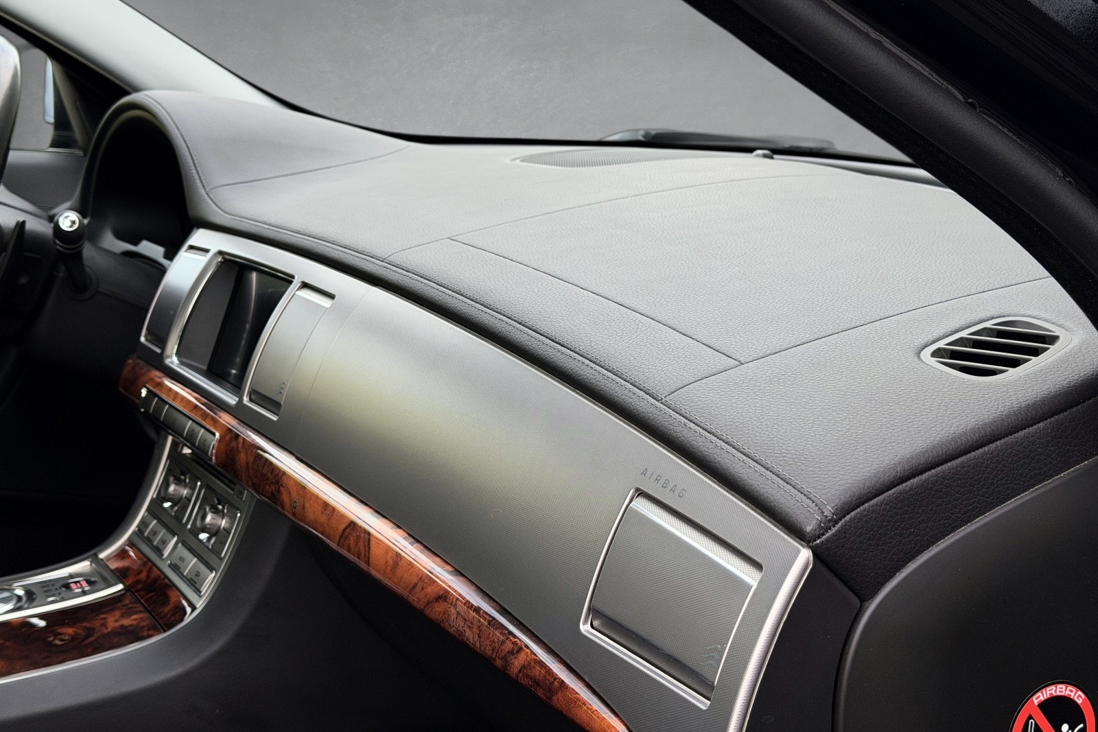 Jaguar XF 3.0 V6 Automatic, 211hp, 2010