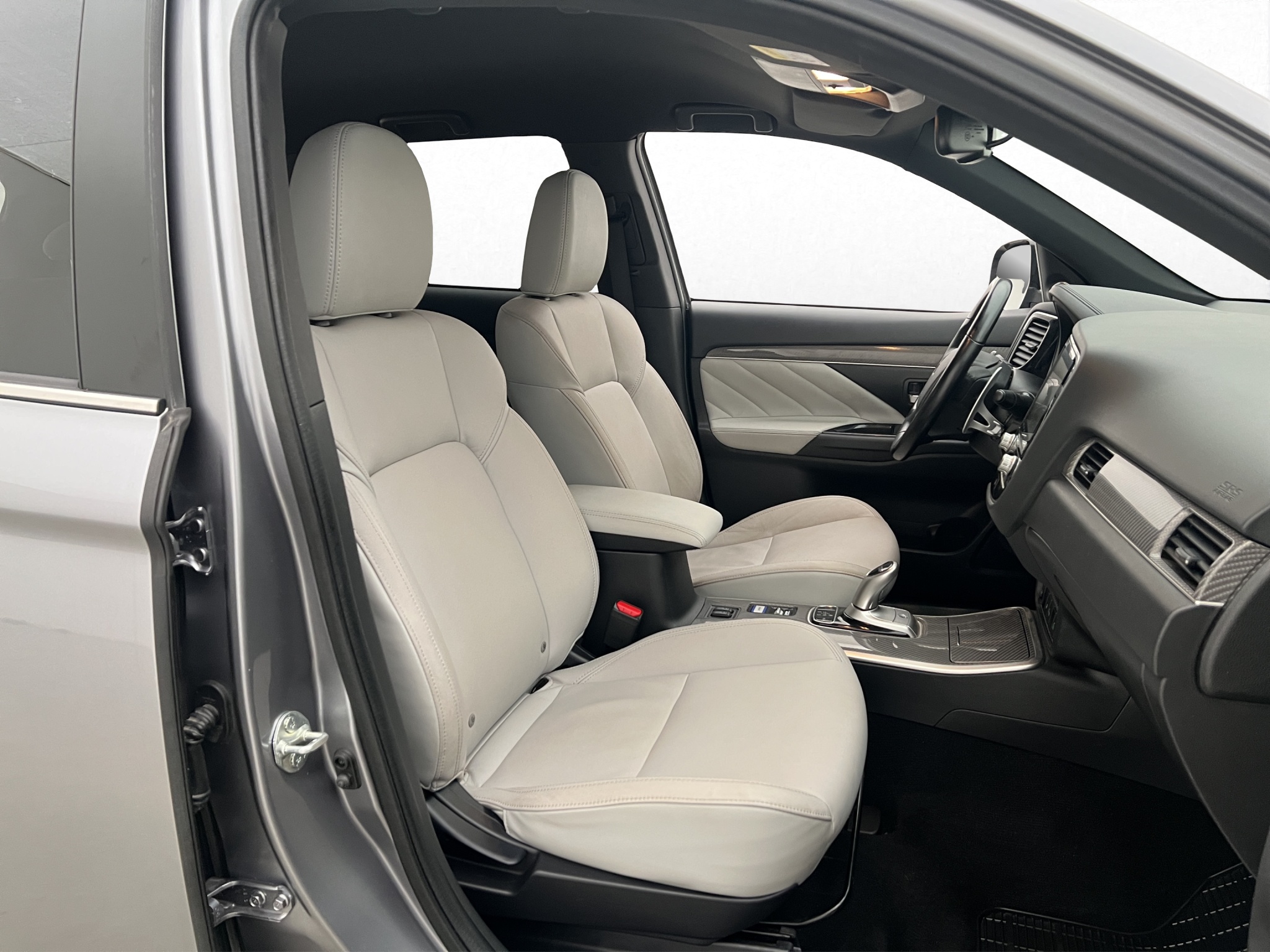 Mitsubishi Outlander PHEV CVT, 224hk, 2020