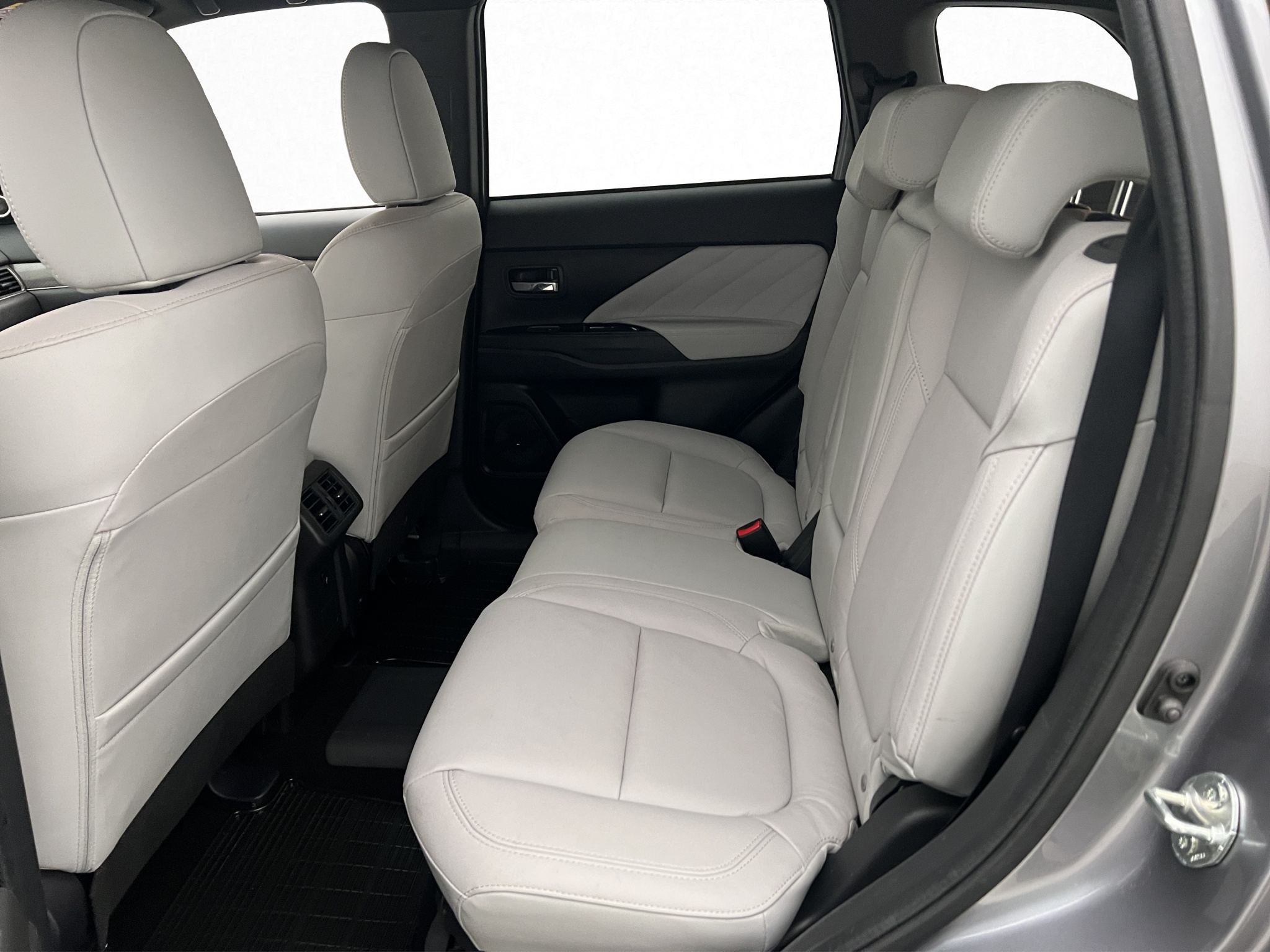 Mitsubishi Outlander PHEV CVT, 224hk, 2020