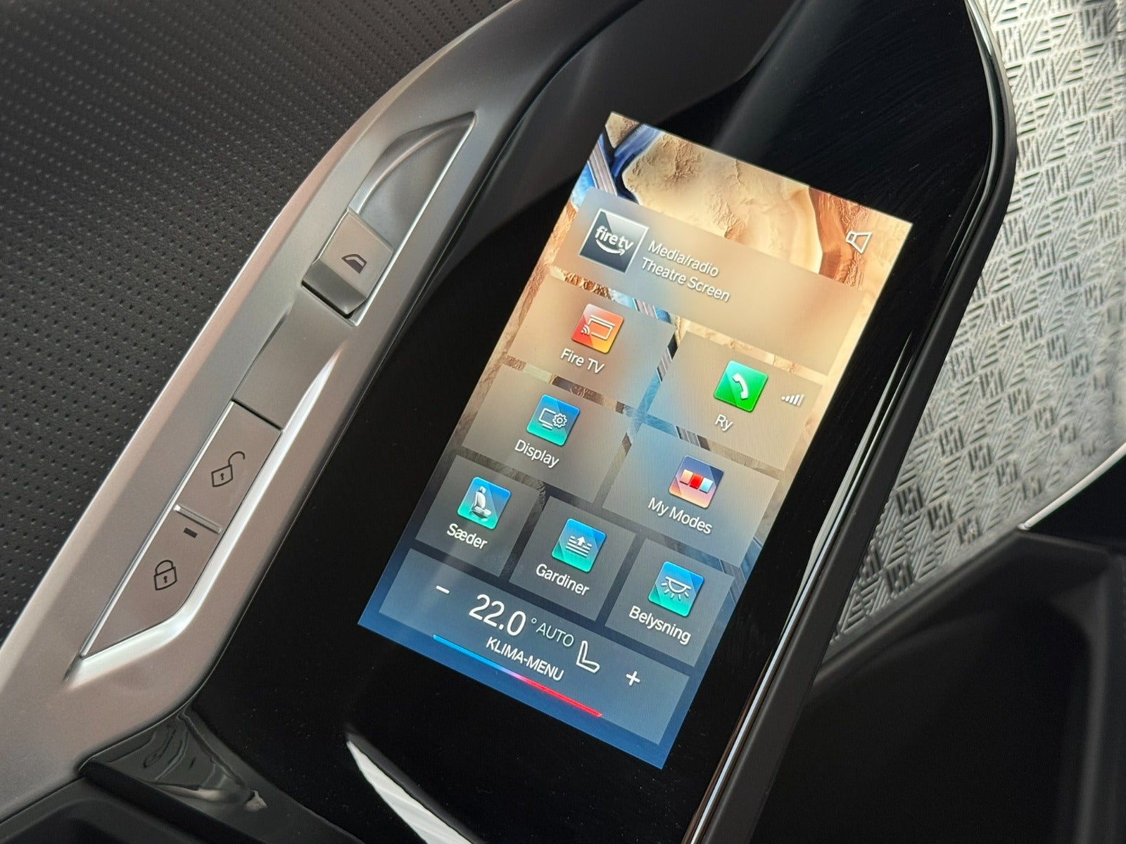 BMW i7 xDrive60, 544ps, 2023