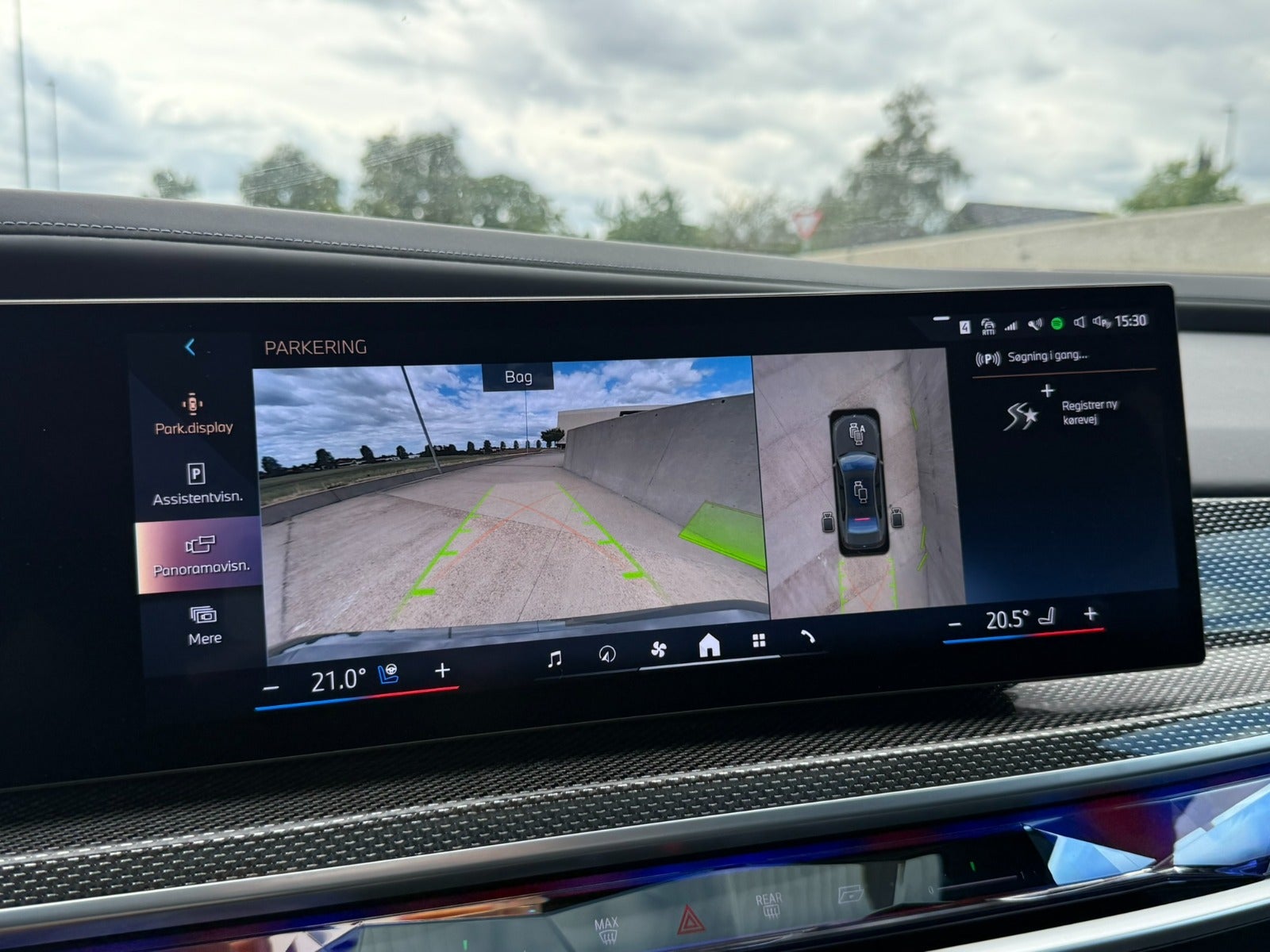 BMW i7 xDrive60, 544ps, 2023