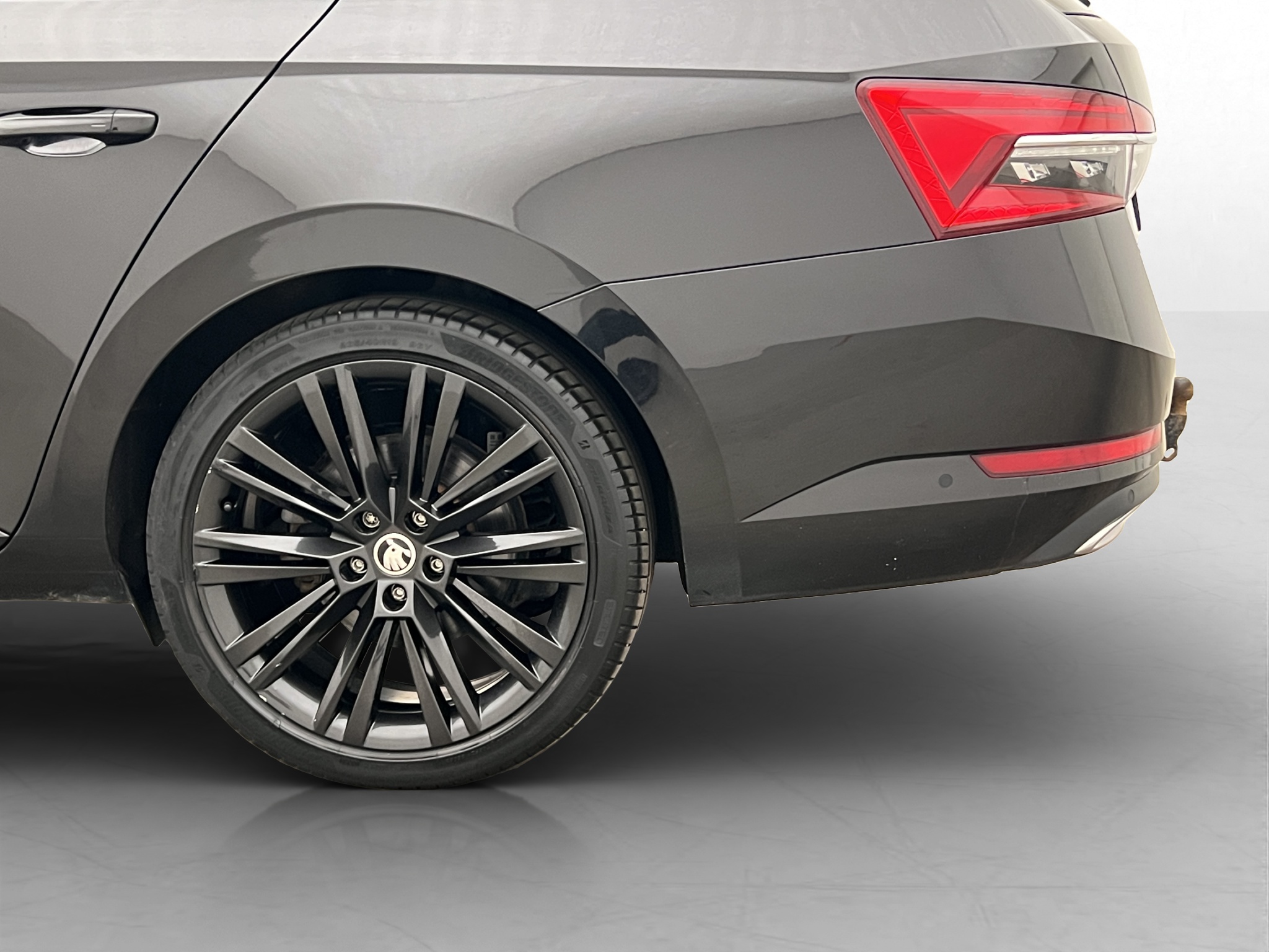 Škoda Superb iV Combi 1.4 TSI iV DSG Sequential, 218hp, 2021