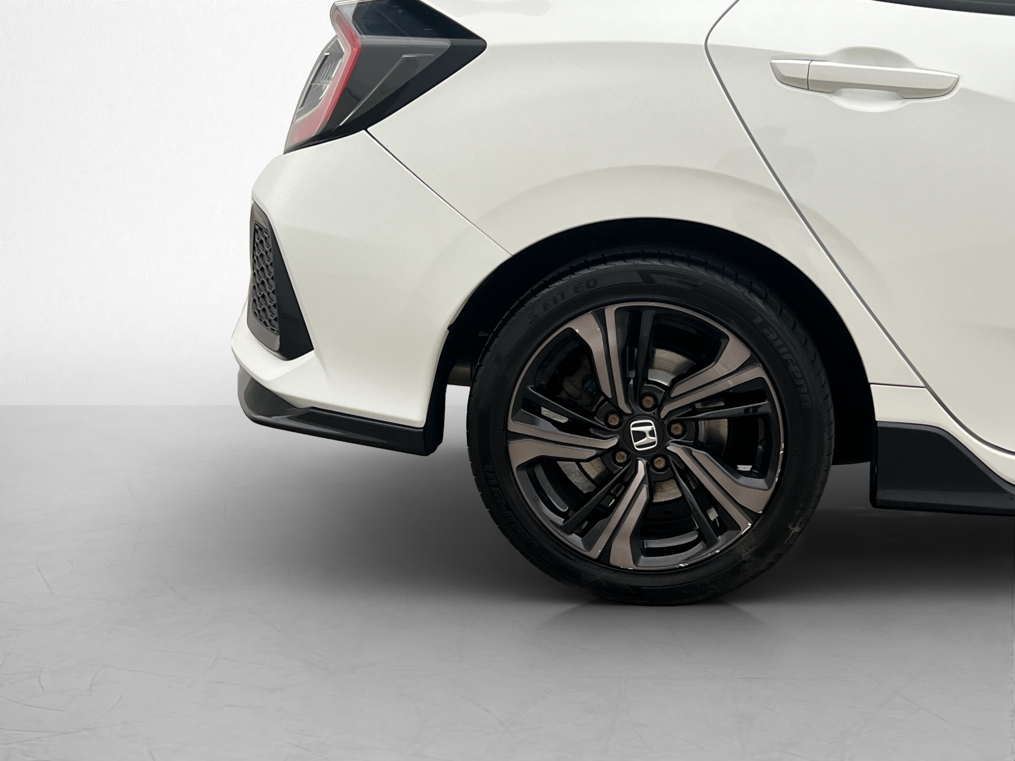 Honda Civic 5-door 1.5 i-VTEC Turbo CVT, 182ps, 2017