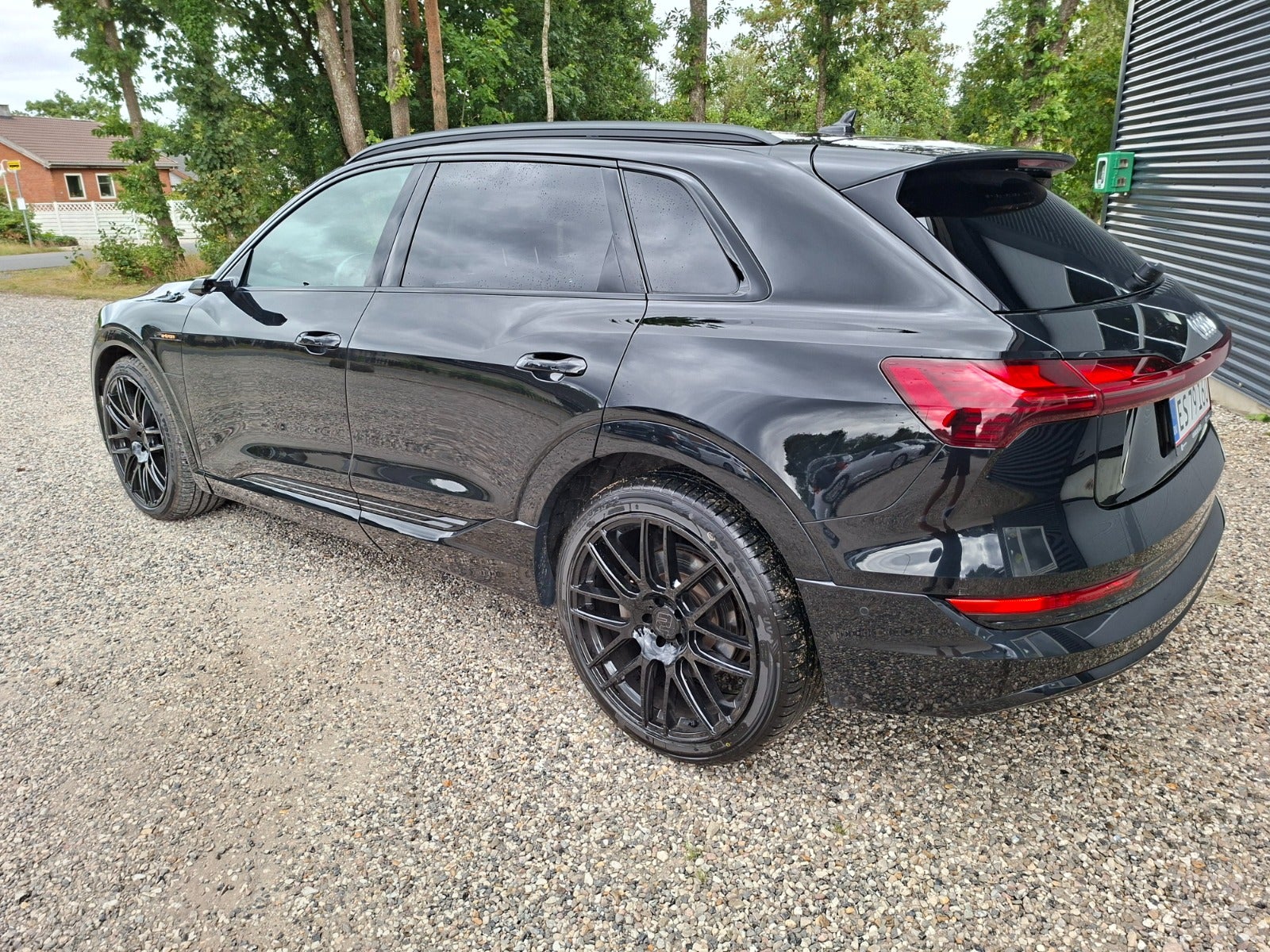 Audi e-tron 55 quattro, 408hp, 2020