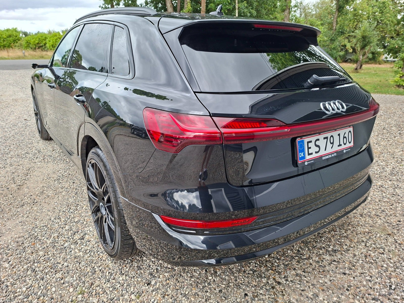Audi e-tron 55 quattro, 408hp, 2020