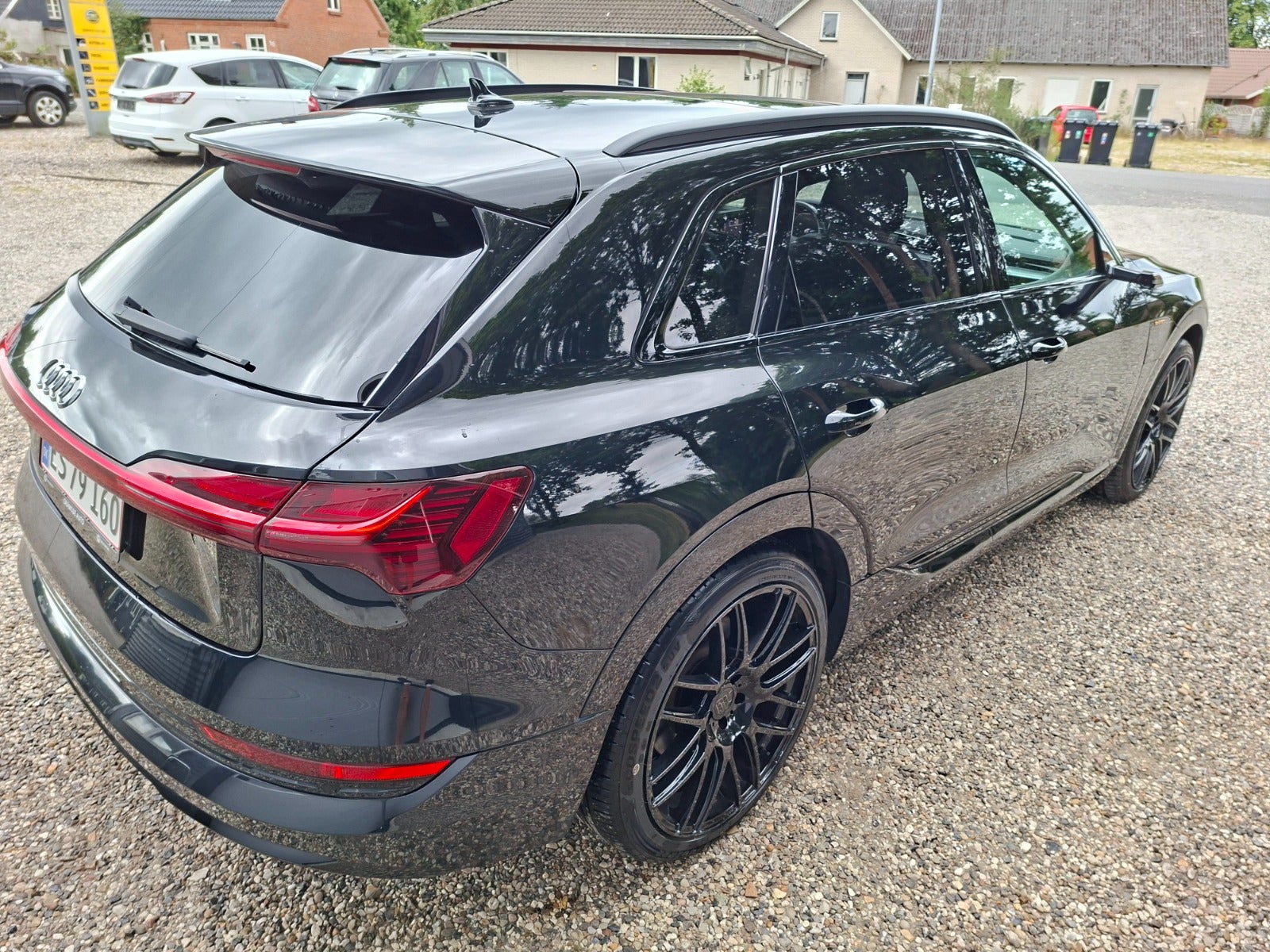 Audi e-tron 55 quattro, 408hp, 2020