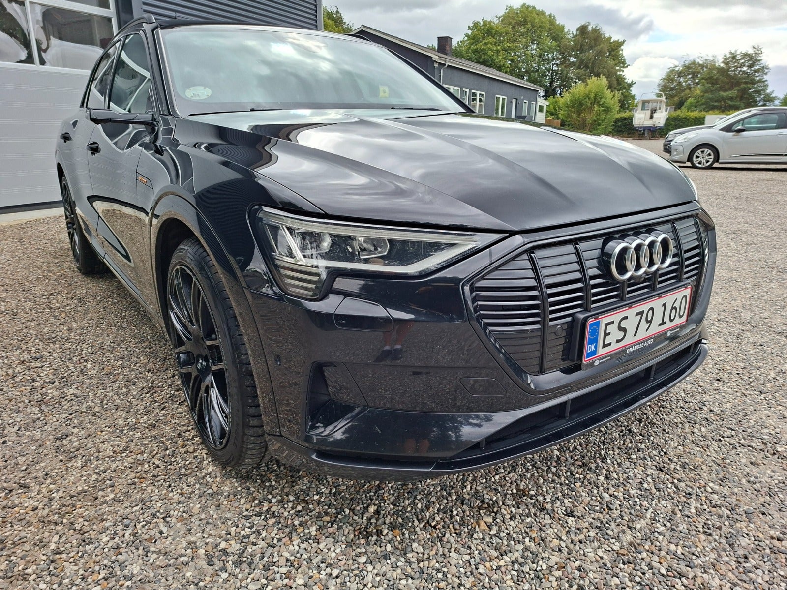 Audi e-tron 55 quattro, 408hp, 2020