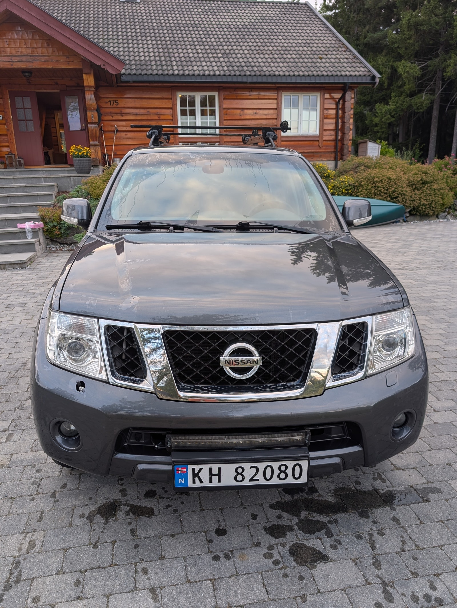 Nissan Pathfinder 2.5 4WD Automatic, 190hp, 2012