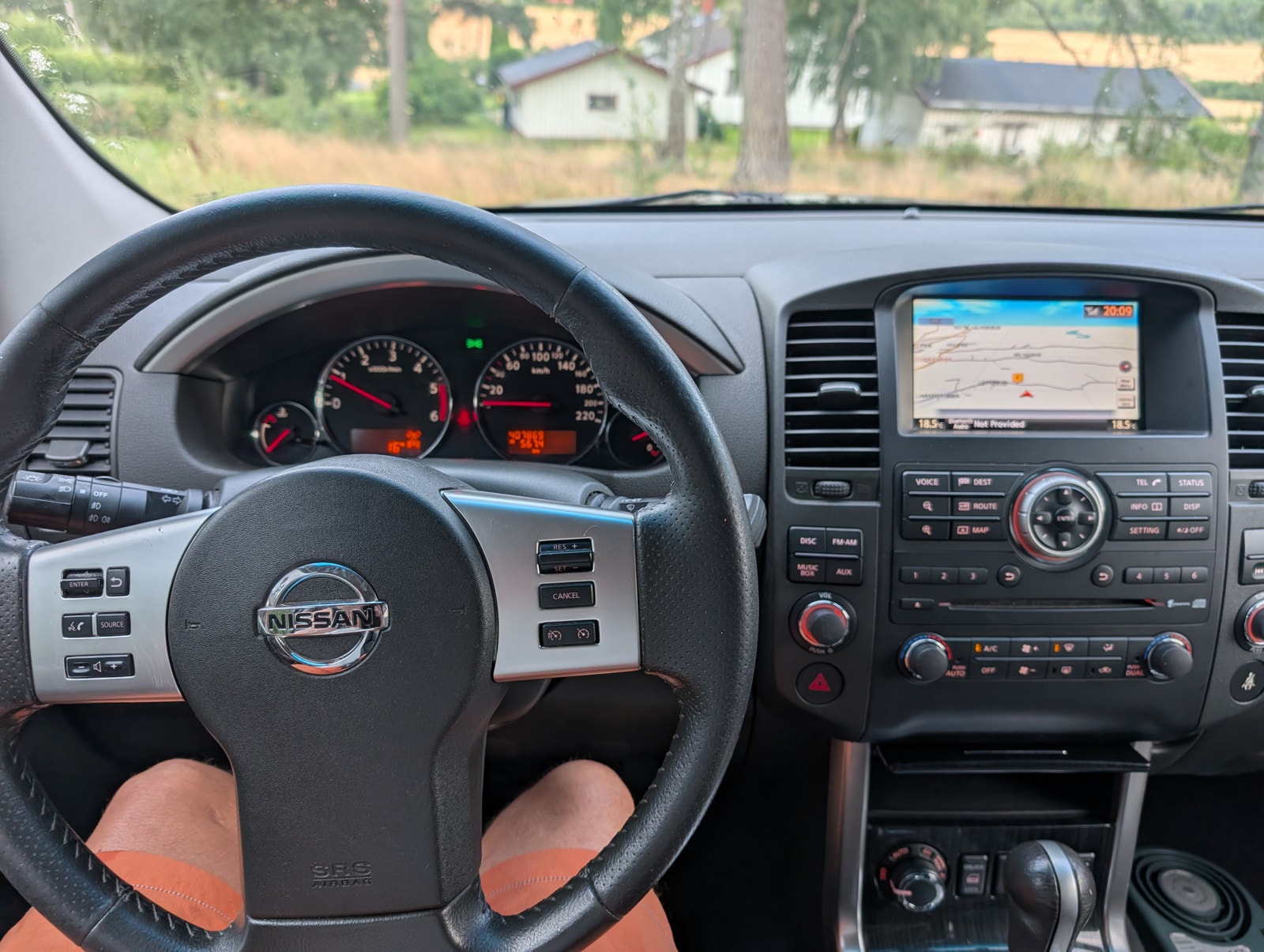 Nissan Pathfinder 2.5 4WD Automatic, 190hp, 2012