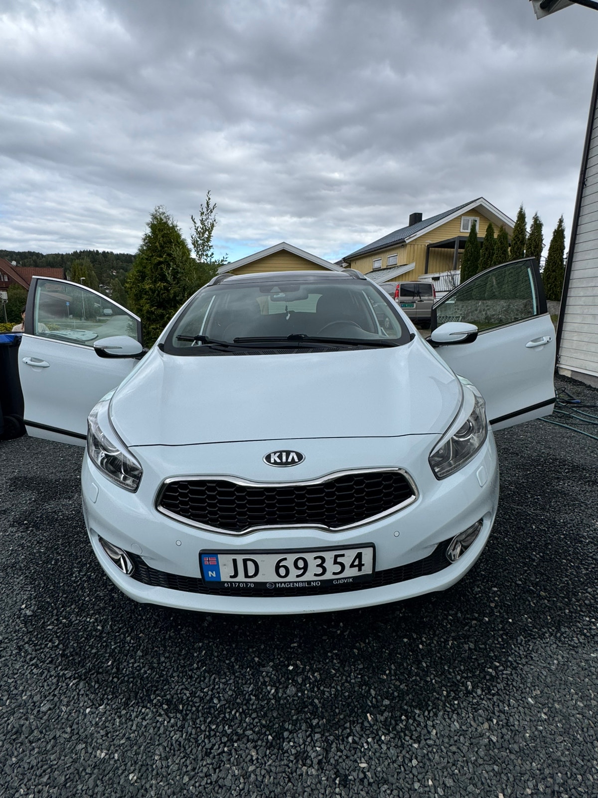 Kia cee'd_sw 1.6 CRDi Automatic, 110hp, 2014