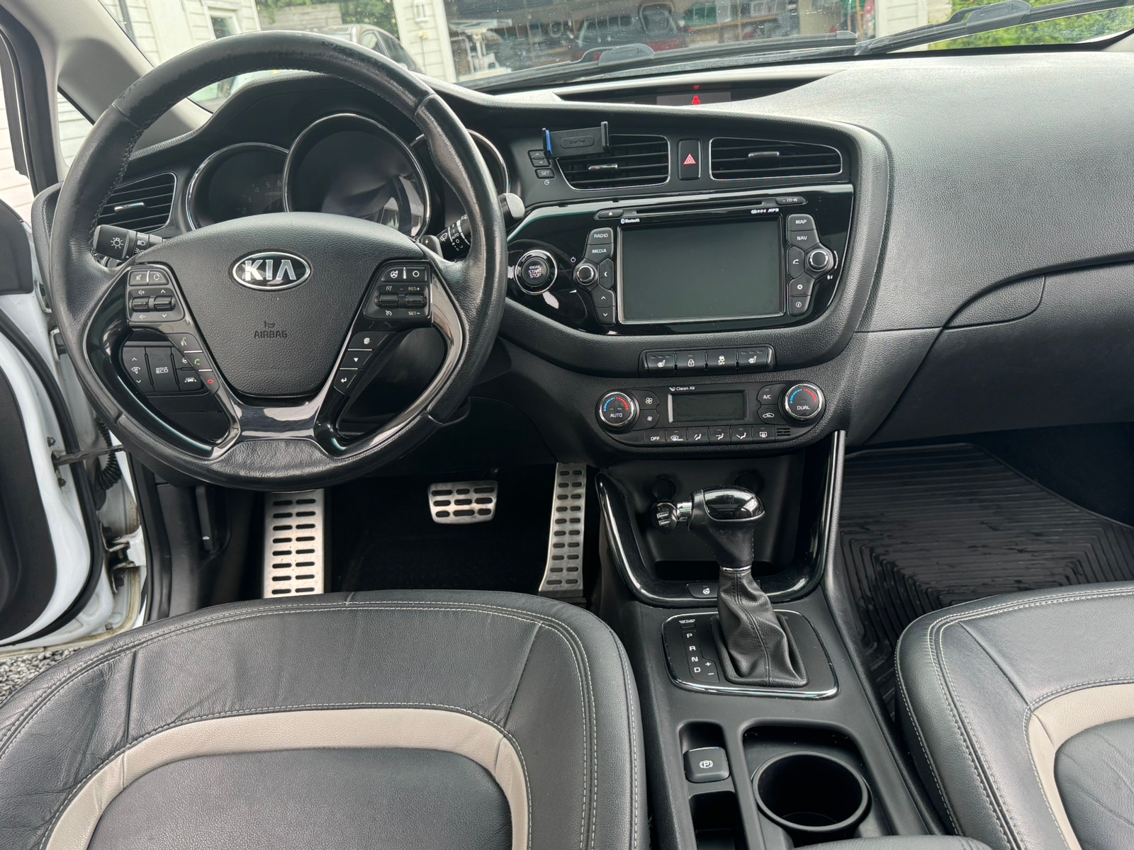 Kia cee'd_sw 1.6 CRDi Automatic, 110hp, 2014
