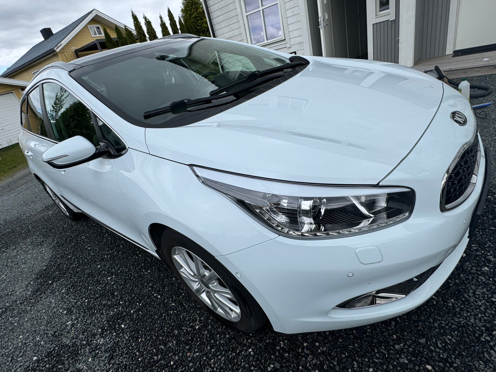 Kia cee'd_sw 1.6 CRDi Automatic, 110hp, 2014