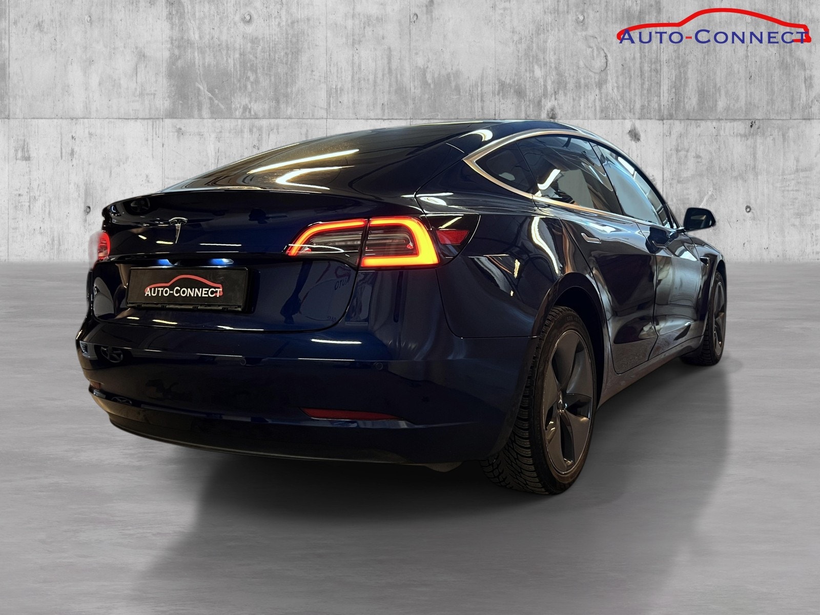 Tesla Model 3 Standard Range Plus, 325ps, 2020