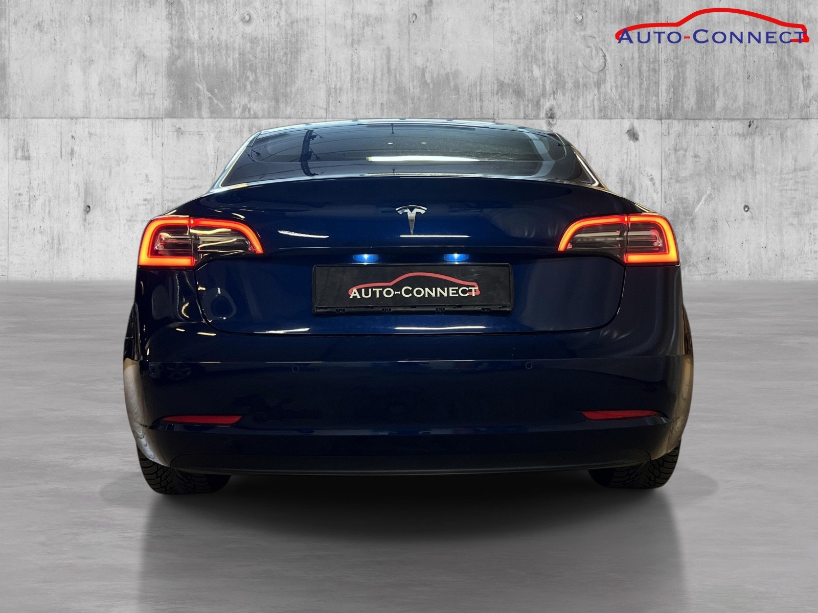 Tesla Model 3 Standard Range Plus, 325ps, 2020