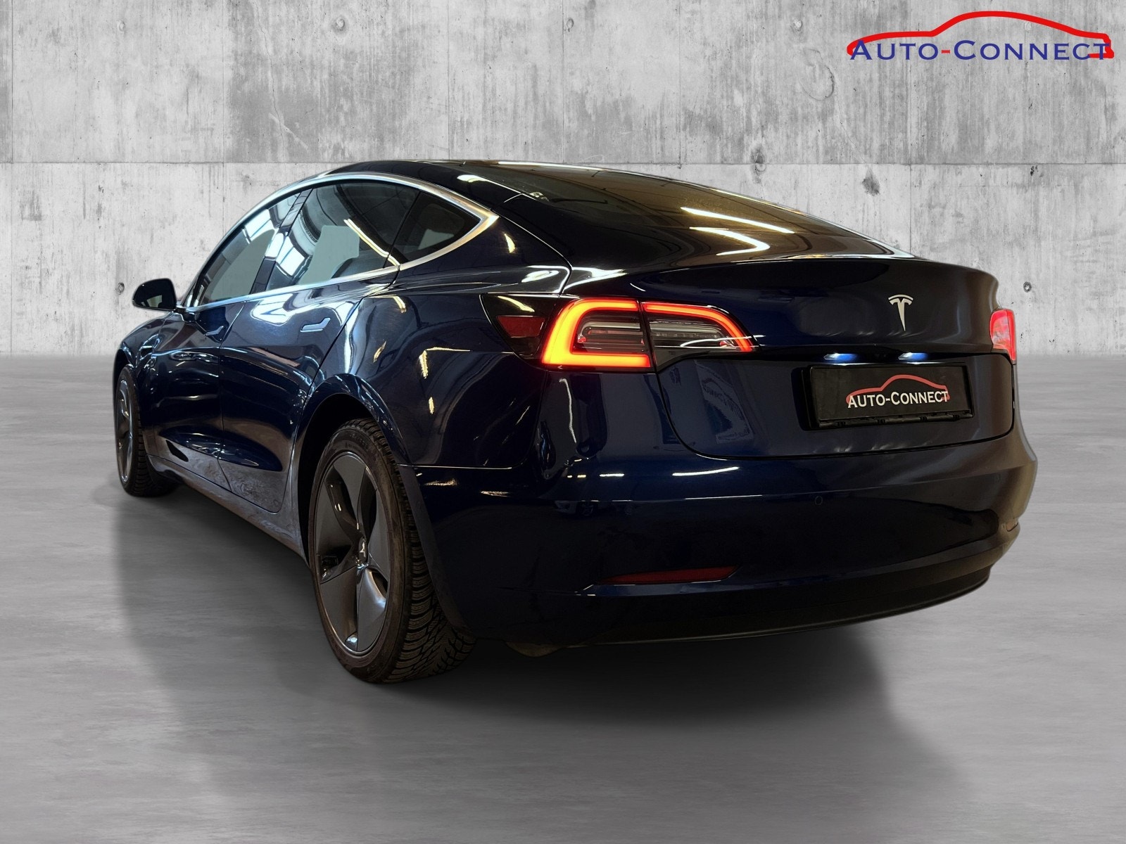 Tesla Model 3 Standard Range Plus, 325ps, 2020