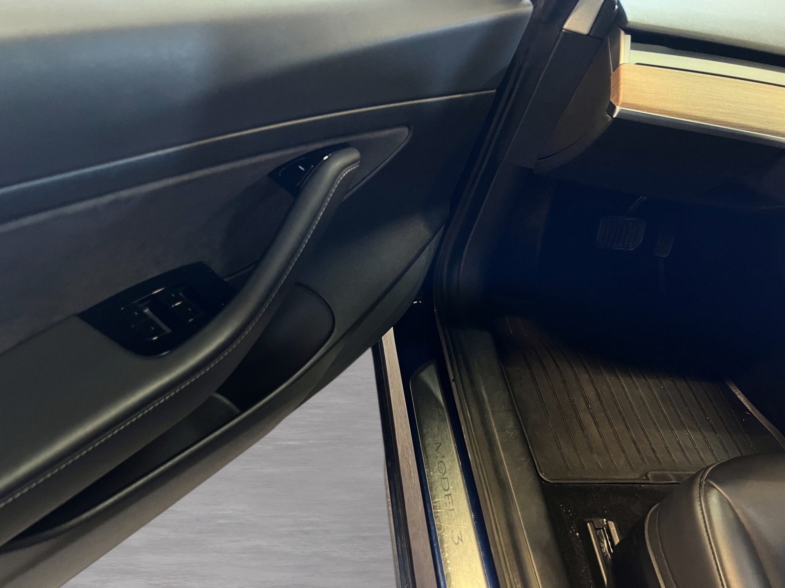 Tesla Model 3 Standard Range Plus, 325ps, 2020