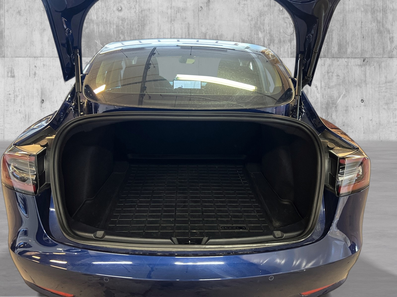 Tesla Model 3 Standard Range Plus, 325ps, 2020