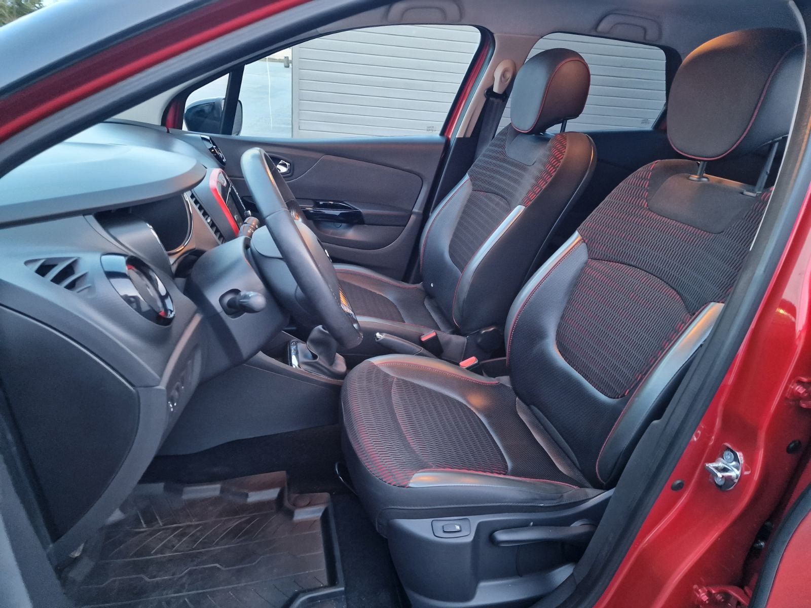 Renault Captur 0.9 TCe Manual, 5-trins, 90ps, 2015