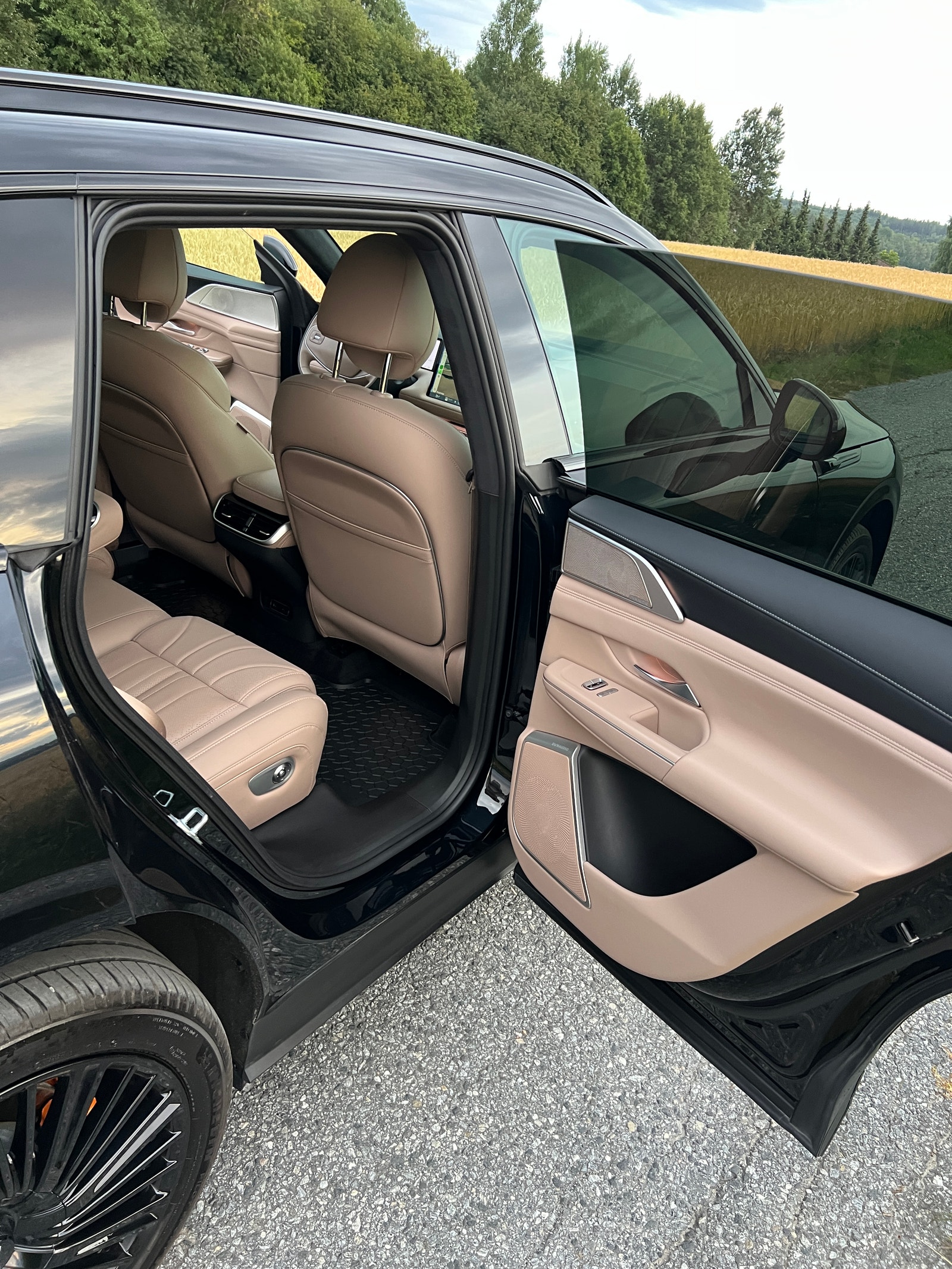 XPENG G9 Performance, 575hp, 2025