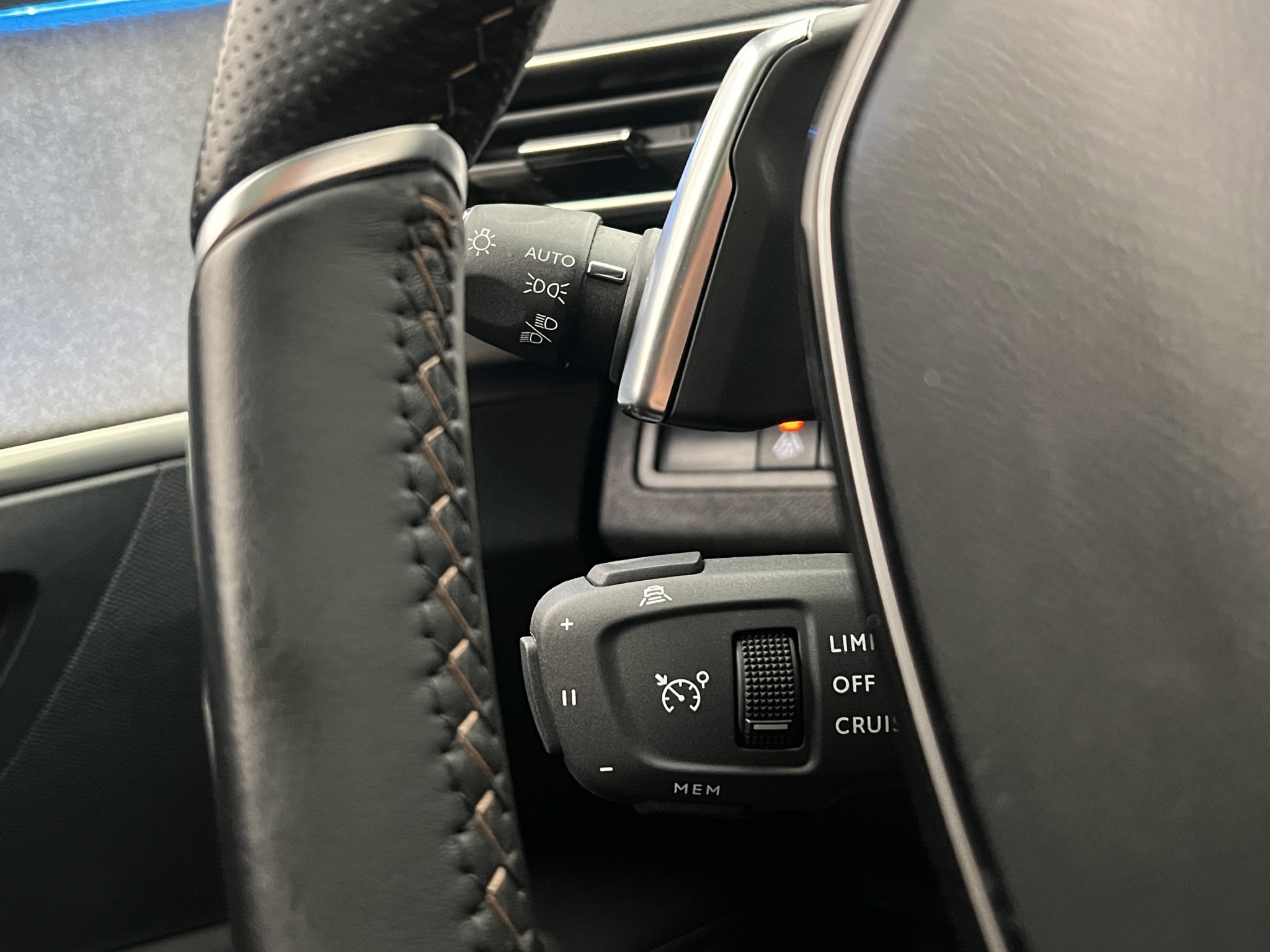 Peugeot 3008 1.2 PureTech 130 EAT, 8-trins, 131ps, 2023