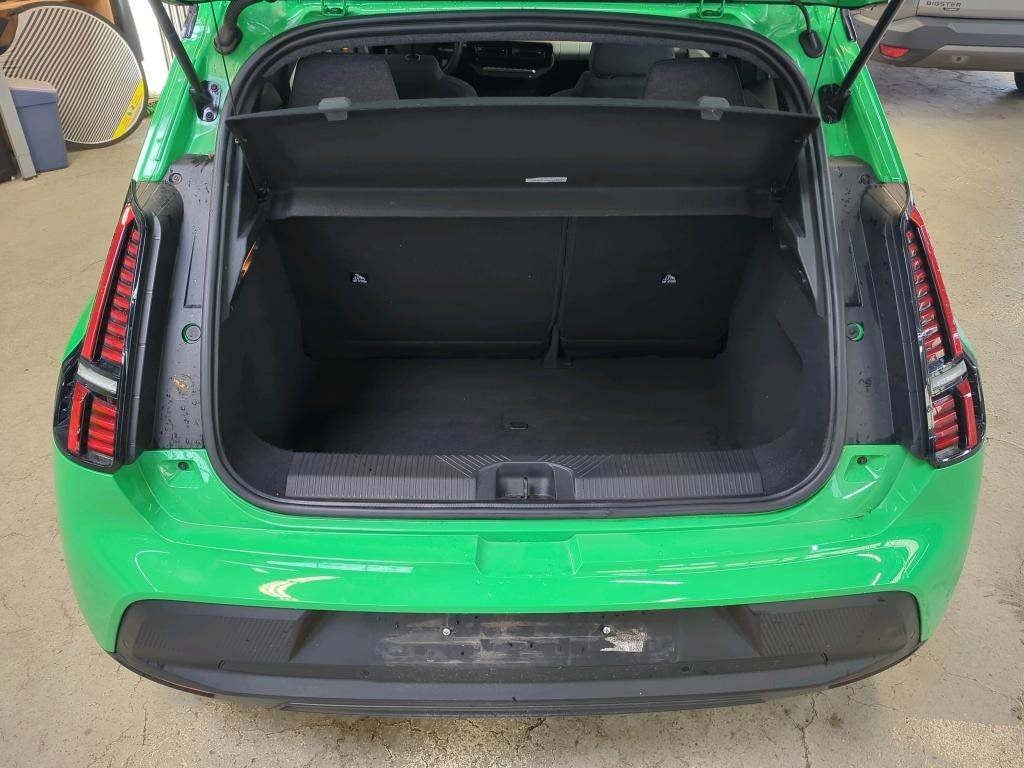 Renault 5 E-Tech 40 kWh, 122hp, 2025
