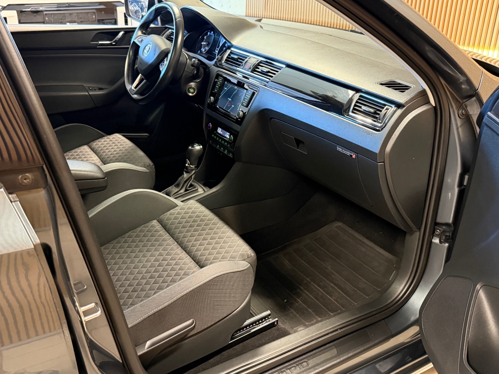 Škoda Rapid Spaceback 1.2 TSI DSG Sequential, 7-trins, 90ps, 2016