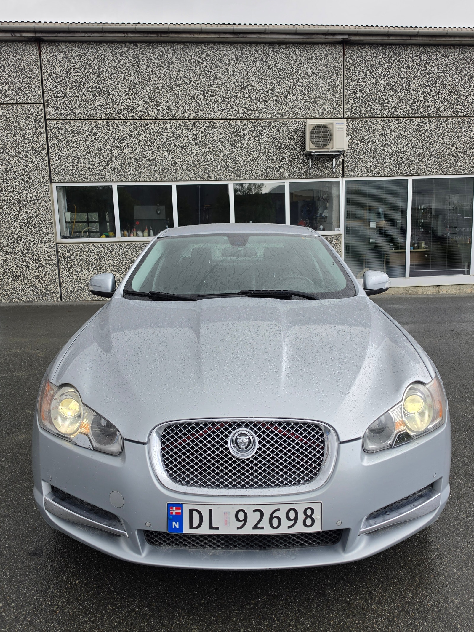 Jaguar XF 2.7 V6 Automatic, 207hp, 2009