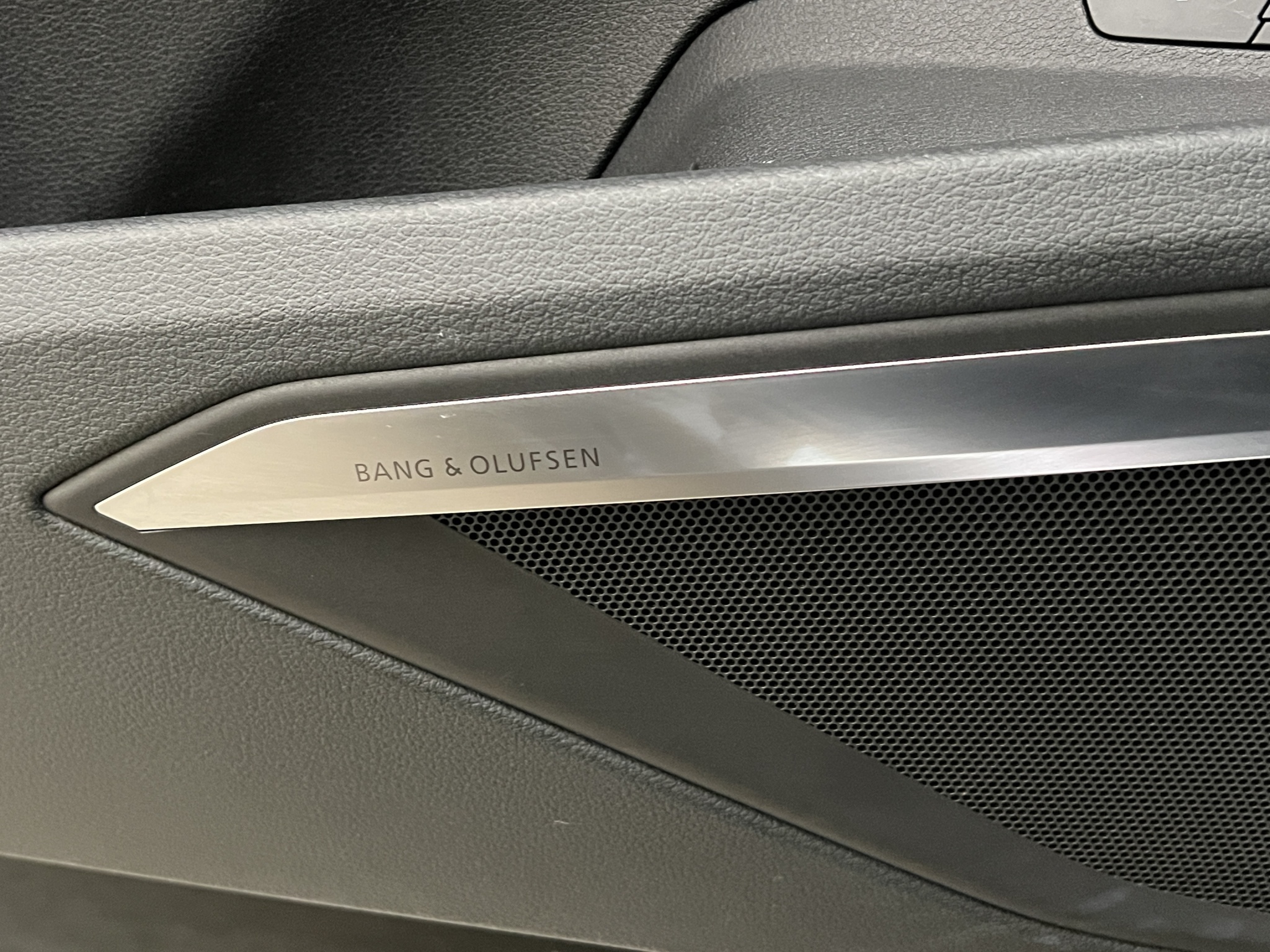 Audi e-tron 55 quattro, 408ps, 2021