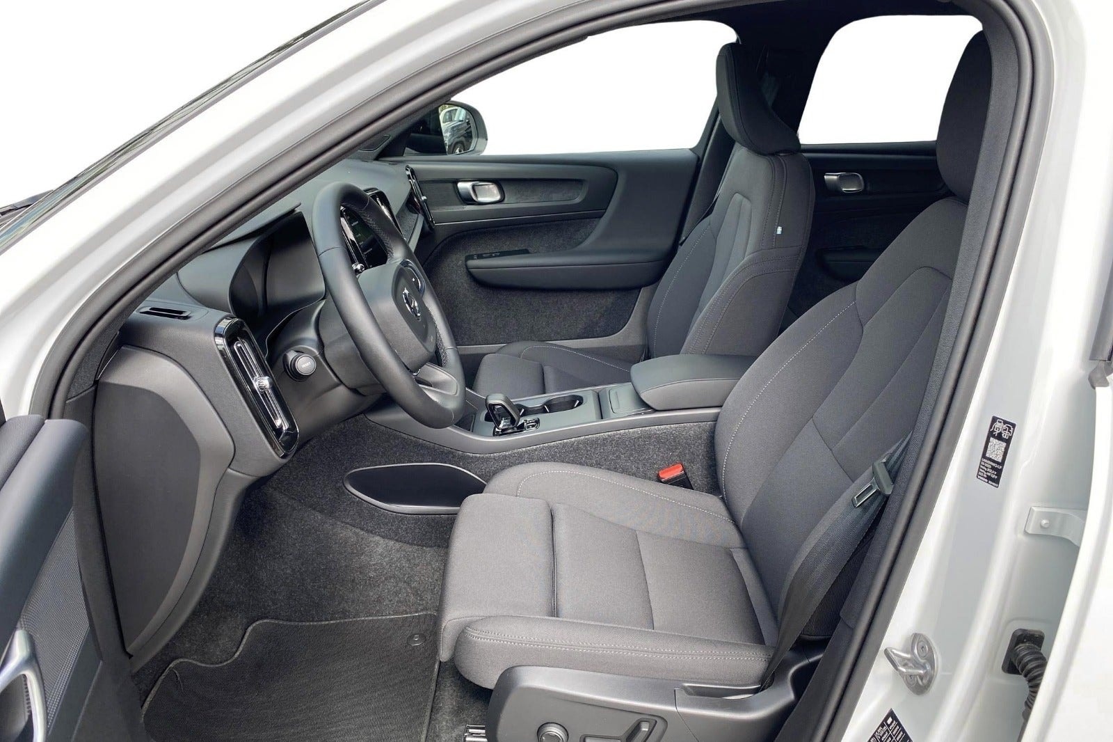 Volvo EX40 Single Motor Extended Range, 252ps, 2026