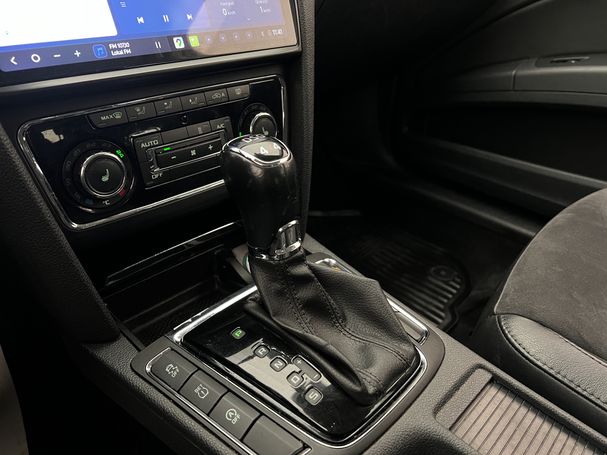 Škoda Superb Combi 2.0 TDI 4x4 DSG Sequential, 6-trins, 170ps, 2015