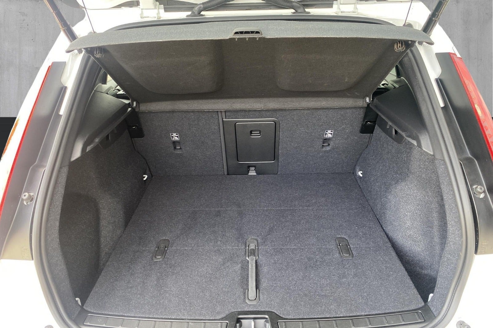Volvo EX40 Single Motor Extended Range, 252ps, 2026